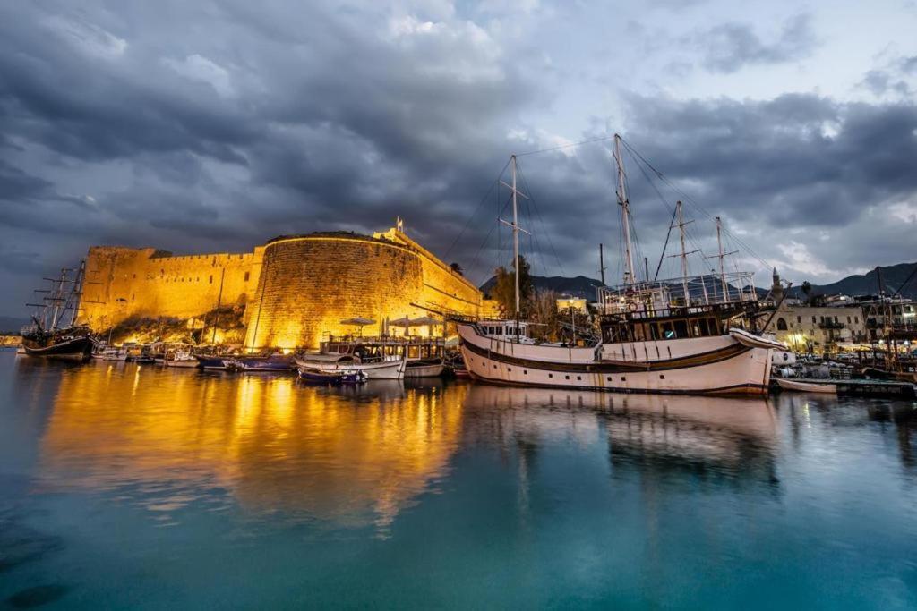 Dome Hotel & Casino At Central Kyrenia キレニア エクステリア 写真