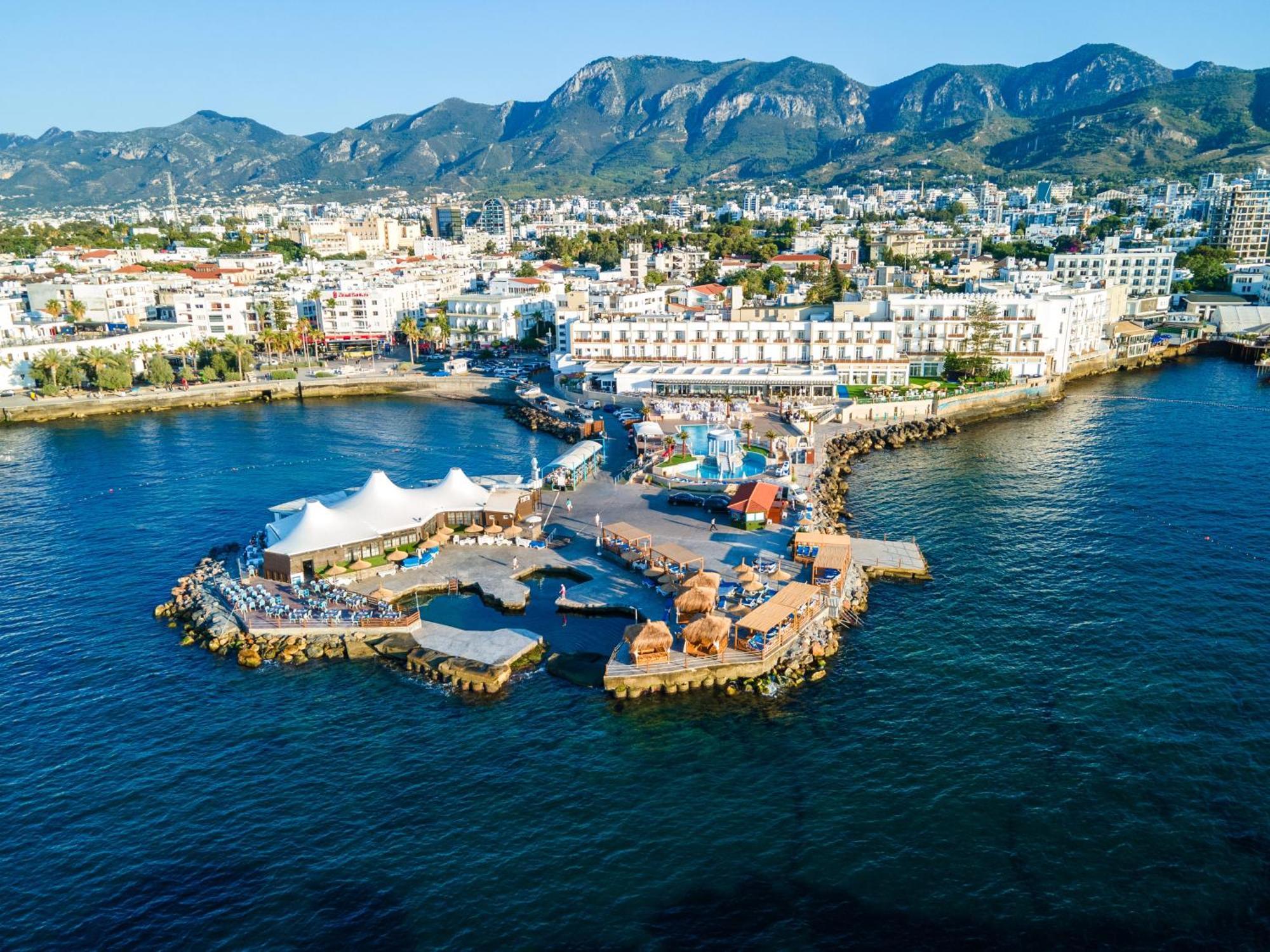 Dome Hotel & Casino At Central Kyrenia キレニア エクステリア 写真